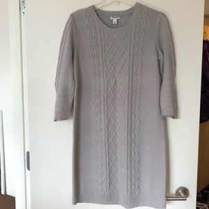 Gray Old Navy ¾ sleeve sweater dress